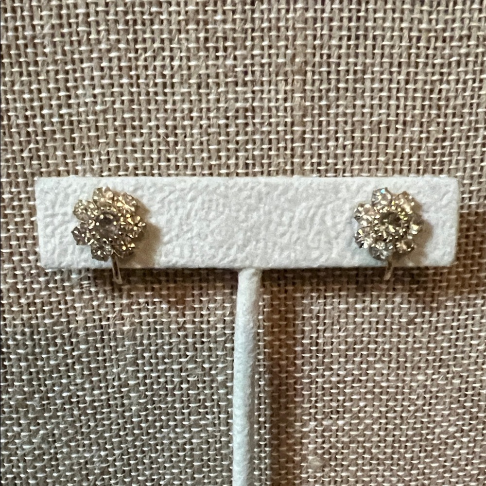 Elegant Gold Flower Stud Earrings